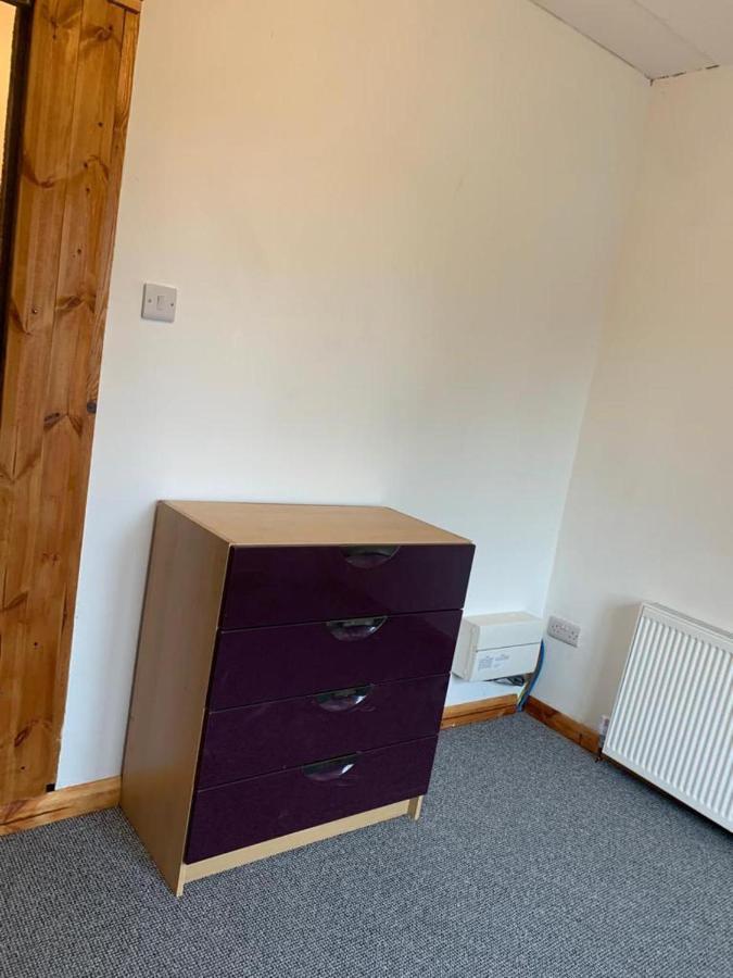 One Lovely Apartmt 1 Double & 2 Camp Beds Leilighet Stoke-on-Trent Eksteriør bilde